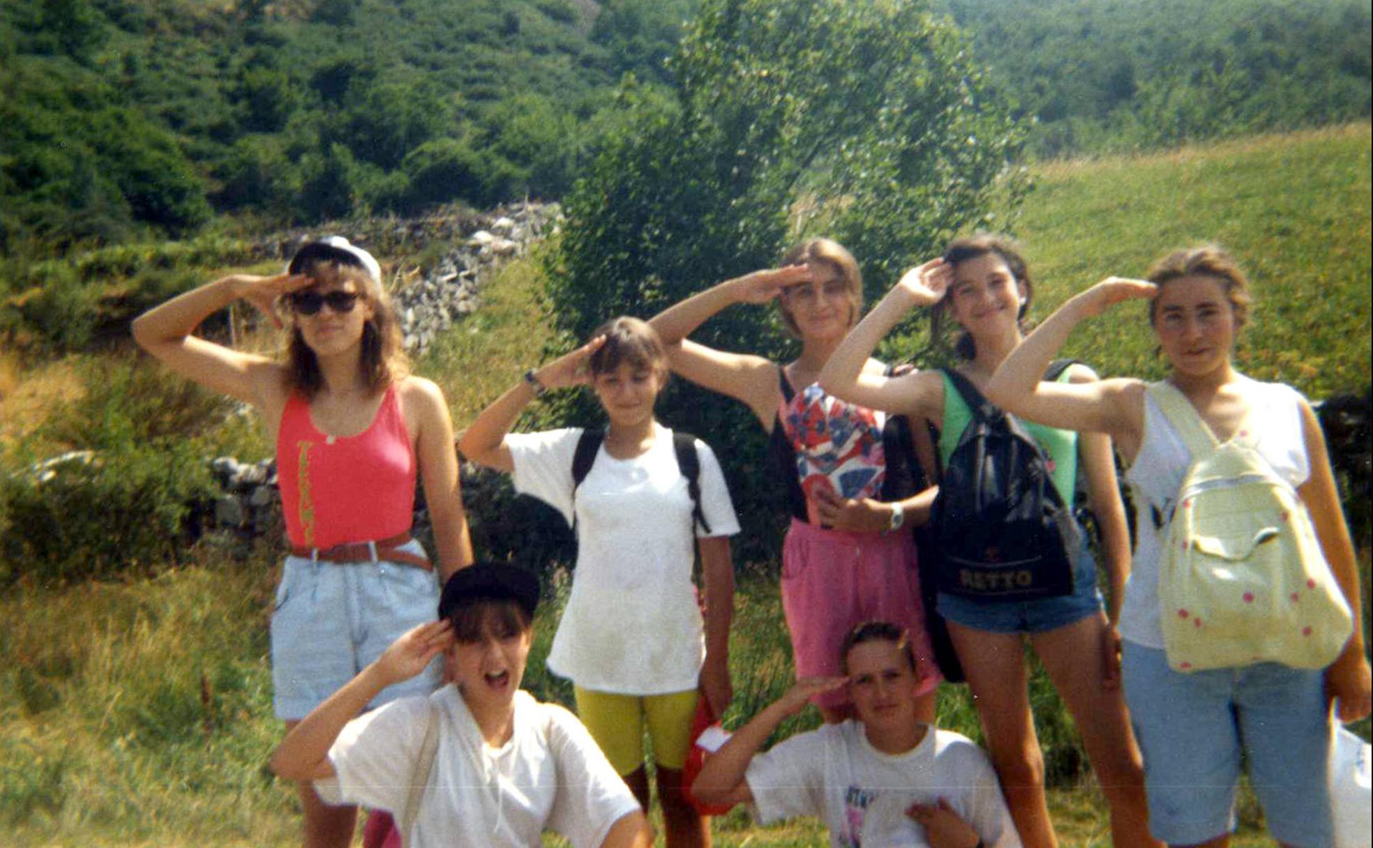 Con mi hermana, primas y amigas en una de nuestras excursiones desde Lillo.