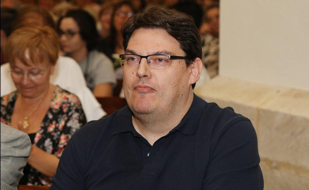 Boris Rozas en un certamen de poesía en Dueñas. 