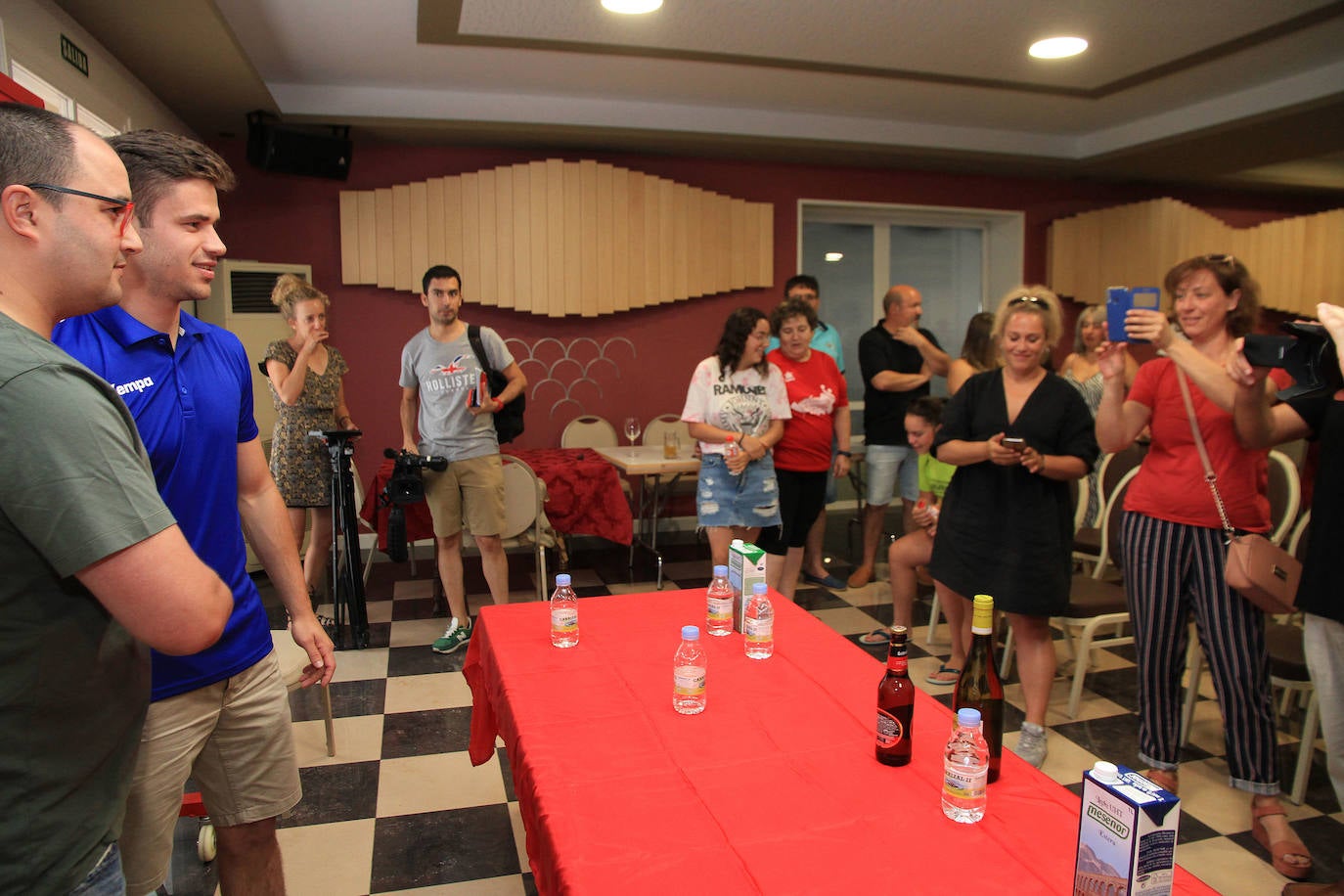 Fotos: Presentación de Rodrigo Pérez Arce en Nava de la Asunción