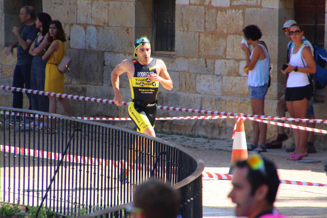 Los recorridos de natación, ciclismo y carrera a pie han discurrido exclusivamente por los caminos de sirga y las aguas de esta infraestructura simbólica de Tierra de Campos