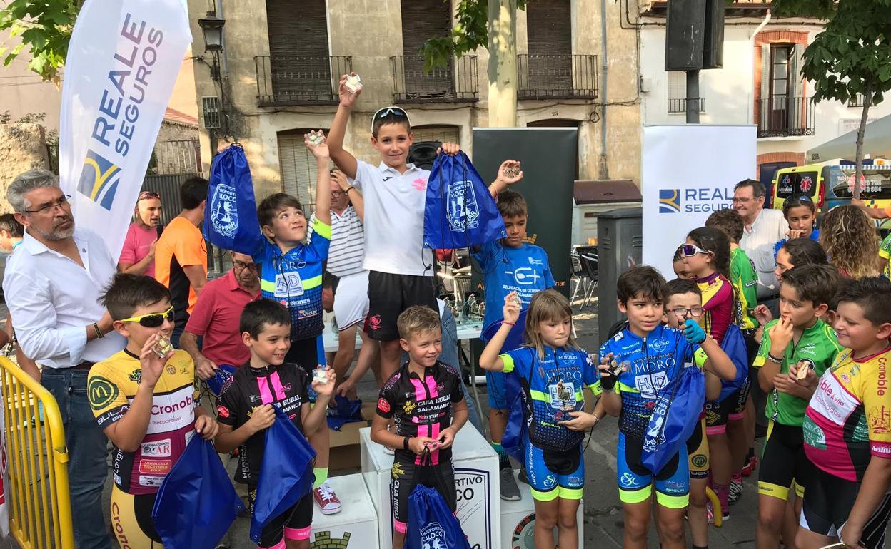 Una victoria de Salma Domínguez y dos podios más, balance de la Escuela de Ciclismo Salmantina en El Espinar