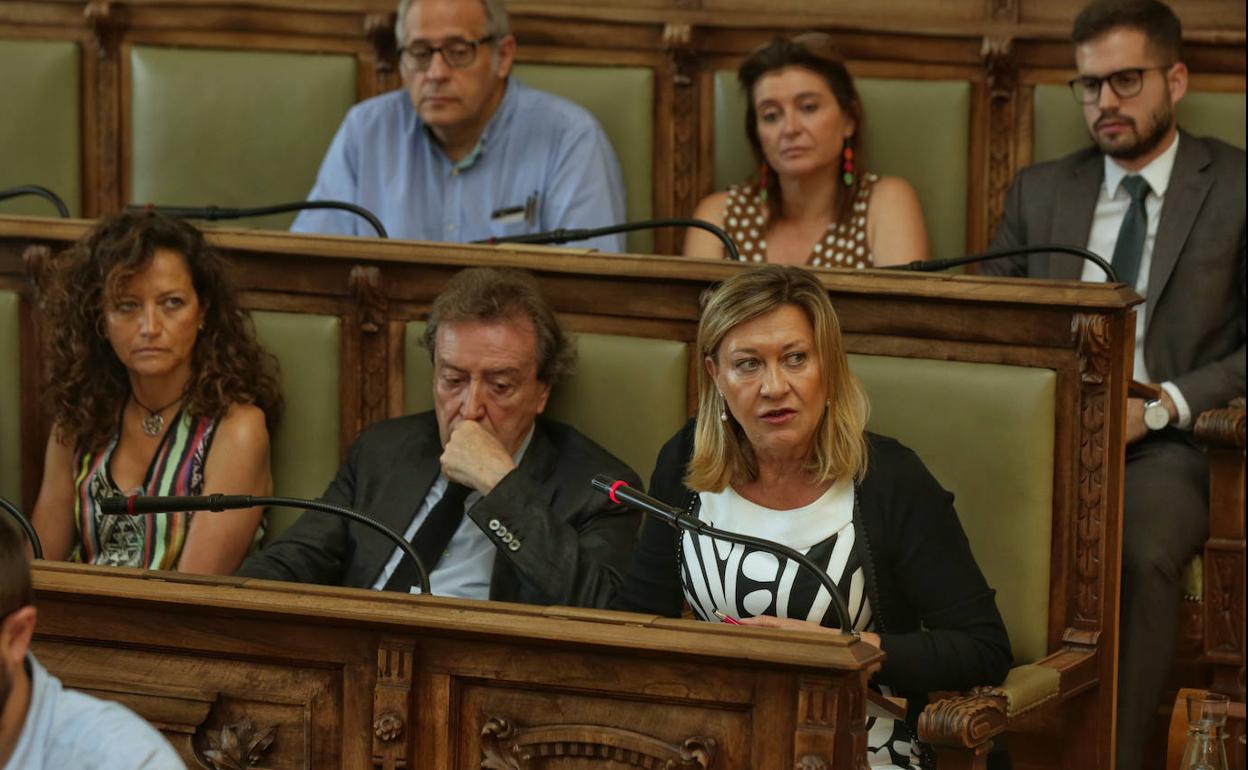 De Santiago-Juárez, en la bancada de la oposición en el pleno de esta mañana.