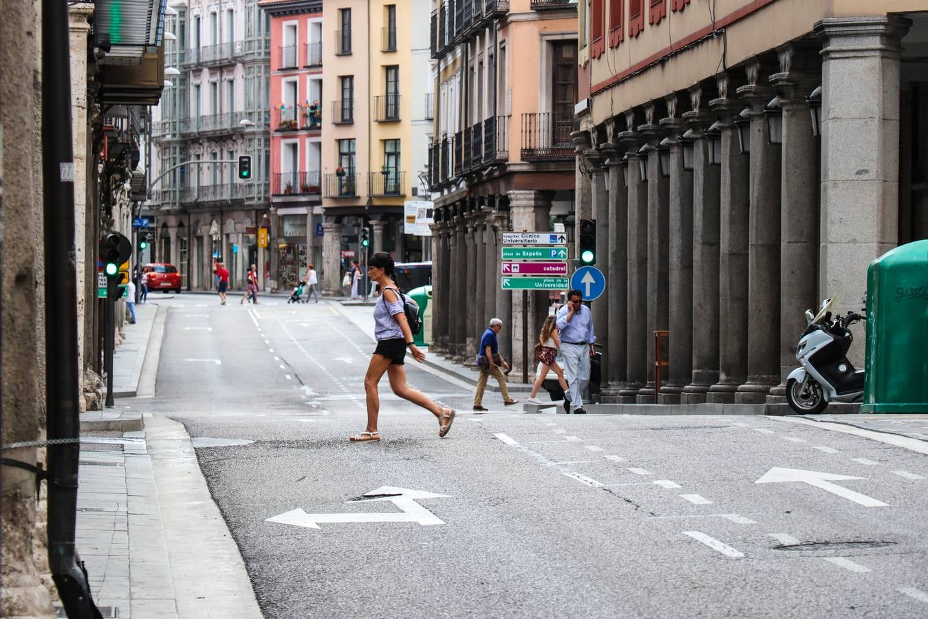 El Ayuntamiento advierte de que la medida puede prolongarse salvo que las anuncias lloviznas despejen la polución 'in extremis'