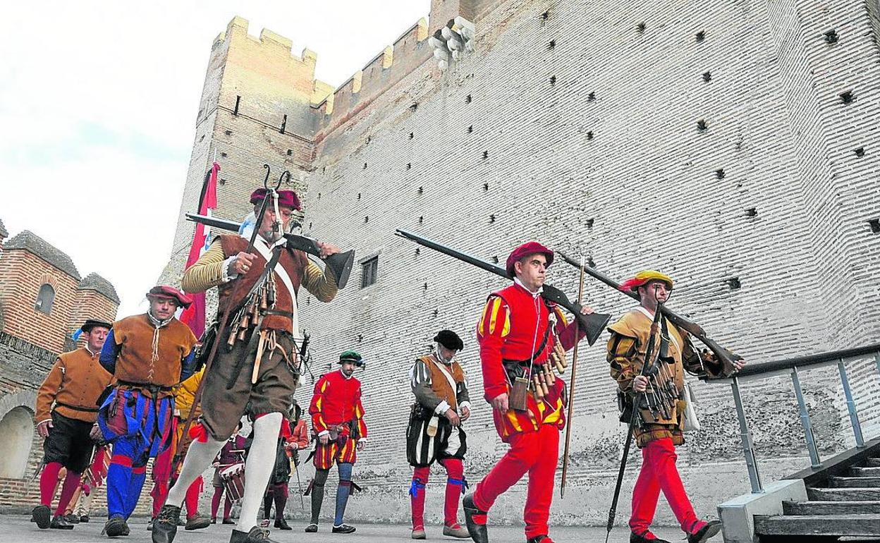 Recreación en el Castillo de la Mota de una supuesta fuga de prisioneros.