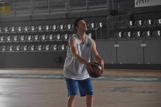 Dani Pérez entrena en el Pabellón Municipal. 