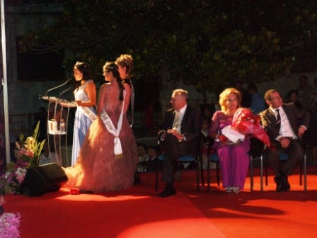 Íscar daba inicio oficial a sus Fiestas Populares de Agosto con el acto de proclamación, mediante la coronación e imposición de banda acreditativa, de Eva Peña Chico, Erika Gutiérrez Queiros y Paula Solís Pérez como Reinas de las Fiestas 2019.