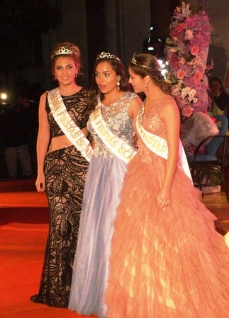 Íscar daba inicio oficial a sus Fiestas Populares de Agosto con el acto de proclamación, mediante la coronación e imposición de banda acreditativa, de Eva Peña Chico, Erika Gutiérrez Queiros y Paula Solís Pérez como Reinas de las Fiestas 2019.