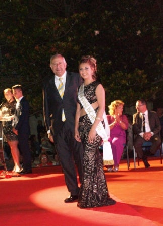 Íscar daba inicio oficial a sus Fiestas Populares de Agosto con el acto de proclamación, mediante la coronación e imposición de banda acreditativa, de Eva Peña Chico, Erika Gutiérrez Queiros y Paula Solís Pérez como Reinas de las Fiestas 2019.