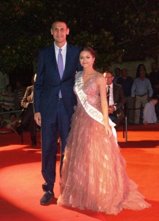 Íscar daba inicio oficial a sus Fiestas Populares de Agosto con el acto de proclamación, mediante la coronación e imposición de banda acreditativa, de Eva Peña Chico, Erika Gutiérrez Queiros y Paula Solís Pérez como Reinas de las Fiestas 2019.