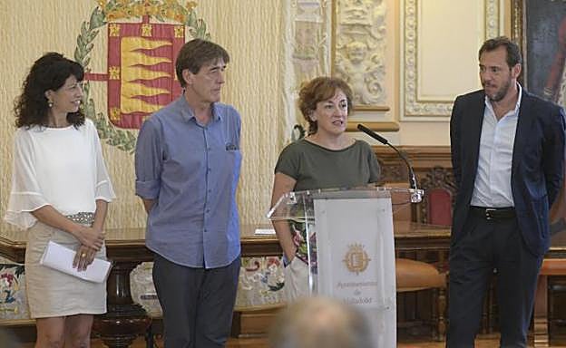 Ana Gallego y Ángel Sánchez, en el centro junto a Ana Redondo y Óscar Puente durante la rueda de prensa. 
