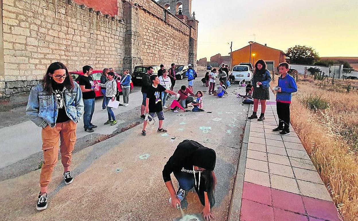 Una de las actividades de arte callejero que se celebraron durante el festival.
