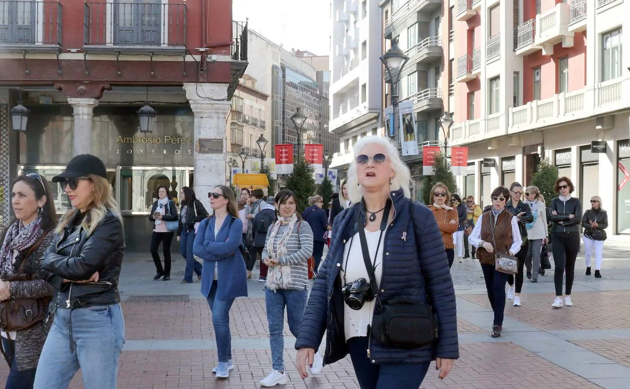 Turistas en la Plaza Mayor de Valladolid.