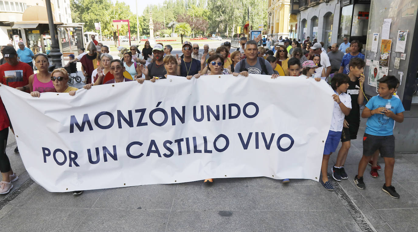 Fotos: Monzón se manifiesta por su castillo
