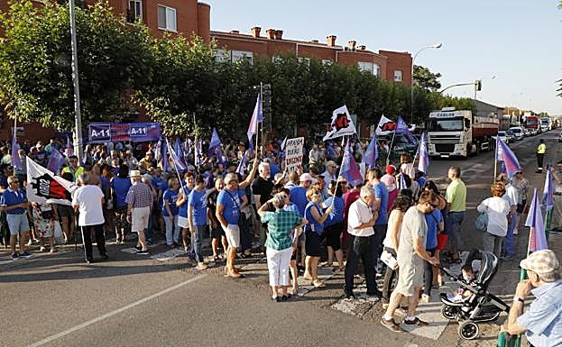 Un momento de la concentración, ayer en Peñafiel. 