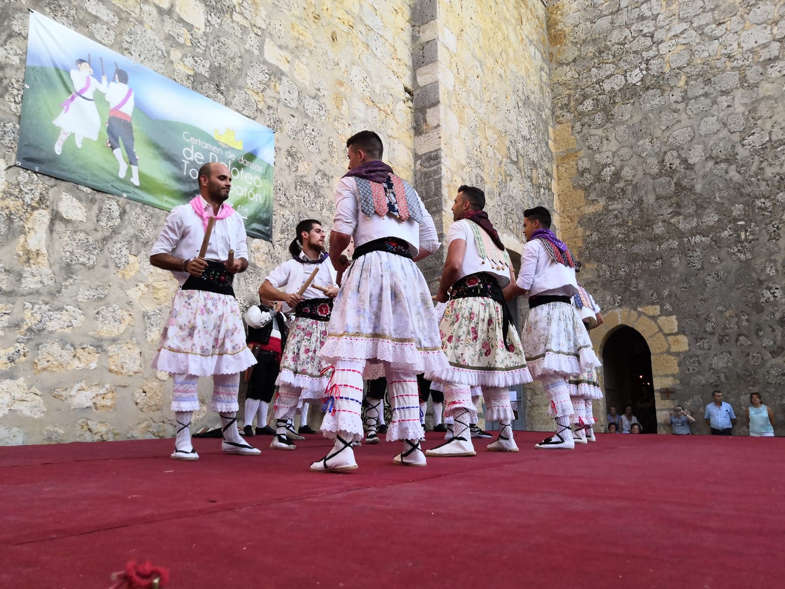 Fotos: Certamen de paloteo en Torrelobatón