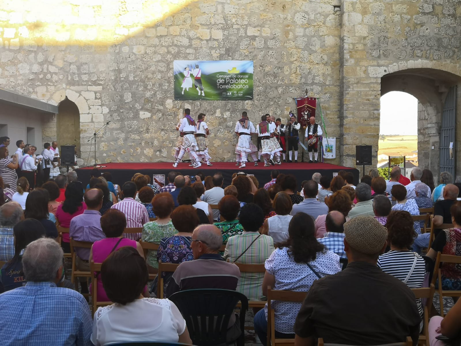 Fotos: Certamen de paloteo en Torrelobatón