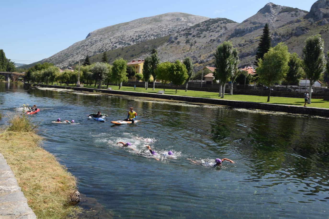 Fotos: Travesia a nado en Velilla del río Carrión