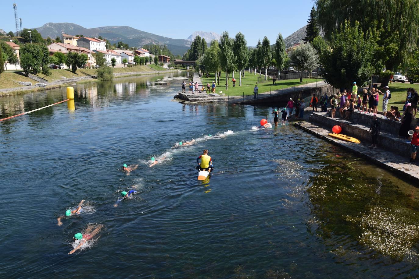 Fotos: Travesia a nado en Velilla del río Carrión