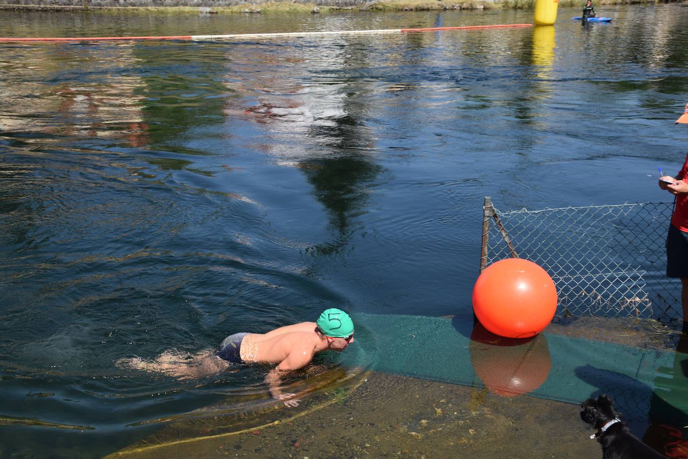 Fotos: Travesia a nado en Velilla del río Carrión