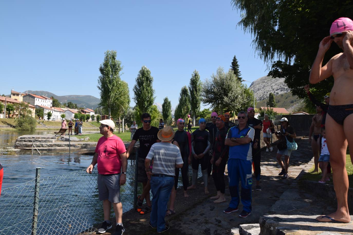 Fotos: Travesia a nado en Velilla del río Carrión