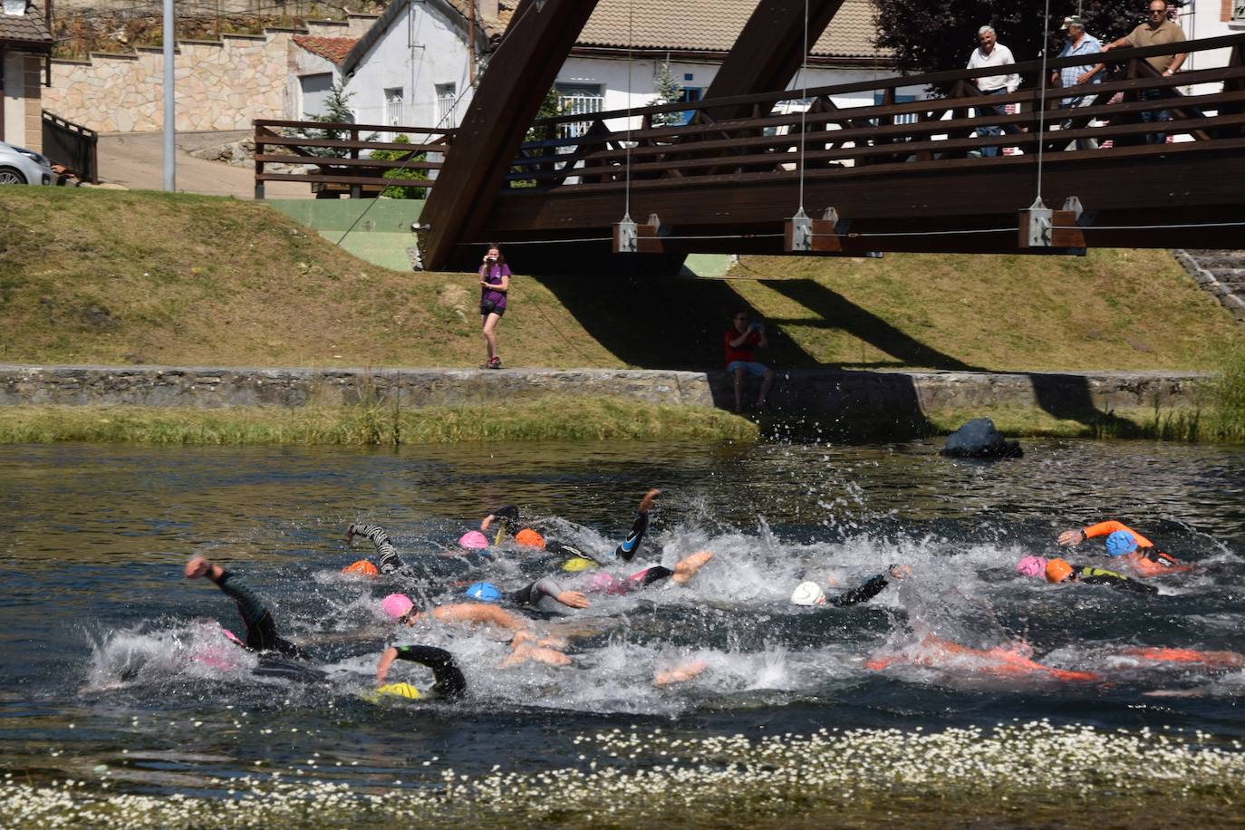 Fotos: Travesia a nado en Velilla del río Carrión