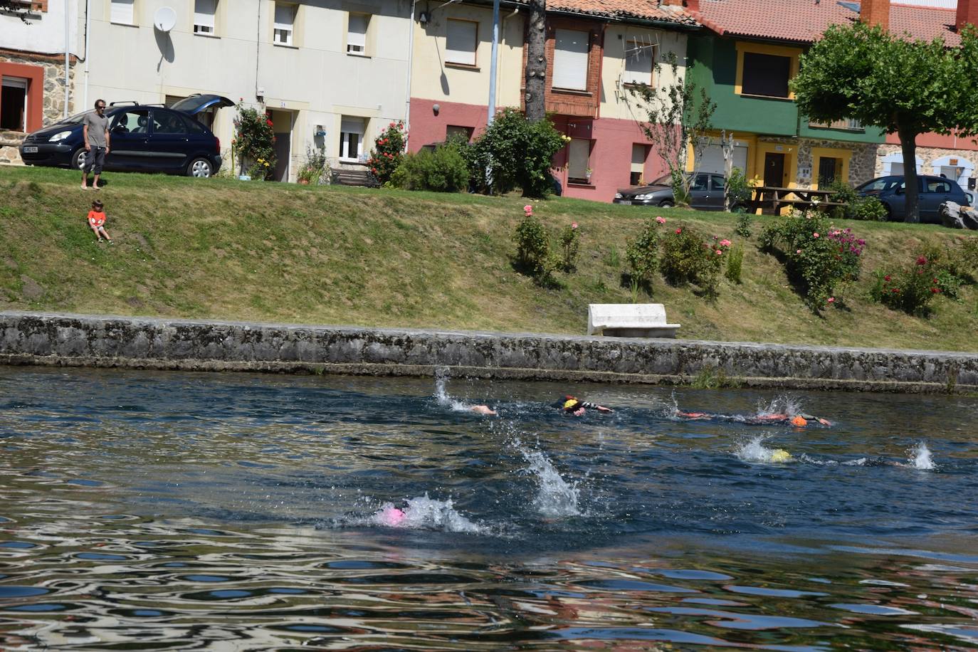 Fotos: Travesia a nado en Velilla del río Carrión