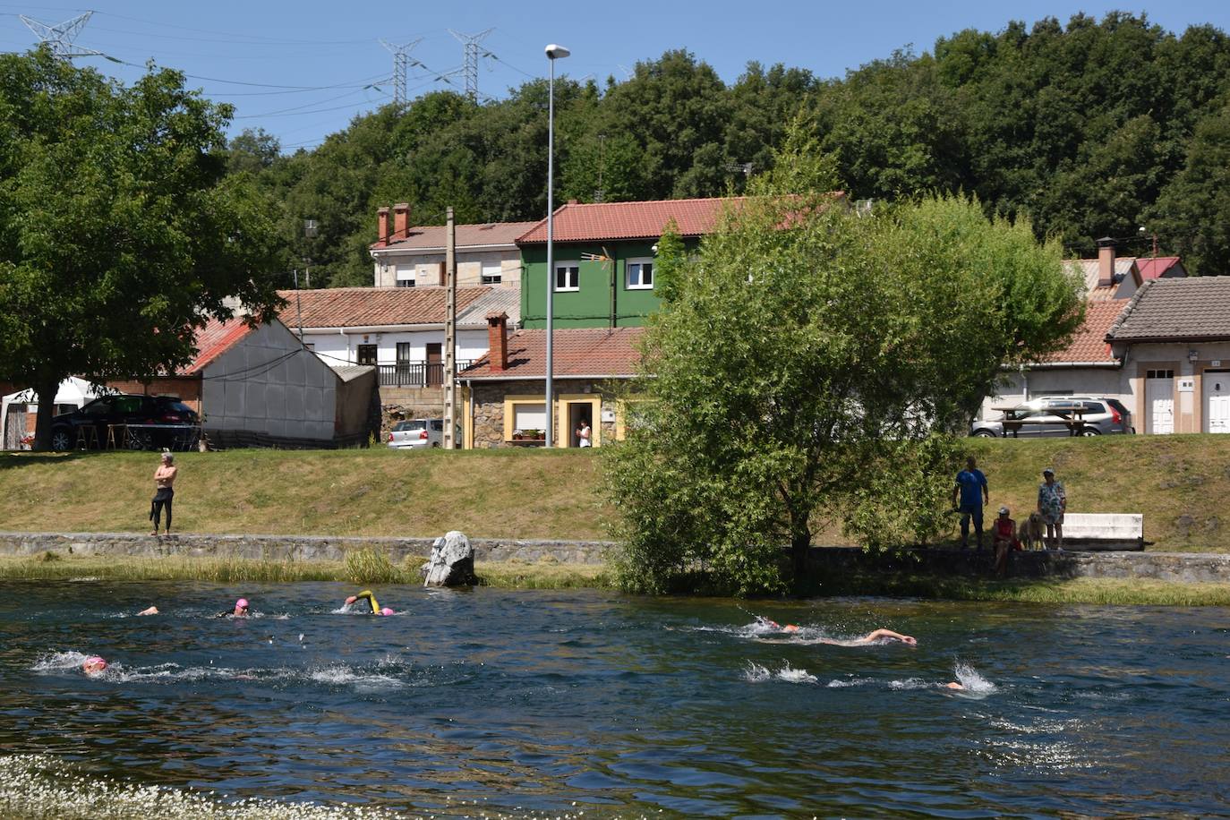 Fotos: Travesia a nado en Velilla del río Carrión