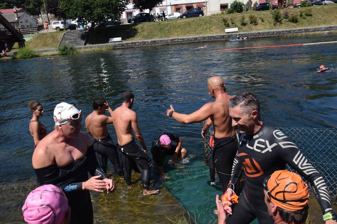 Fotos: Travesia a nado en Velilla del río Carrión