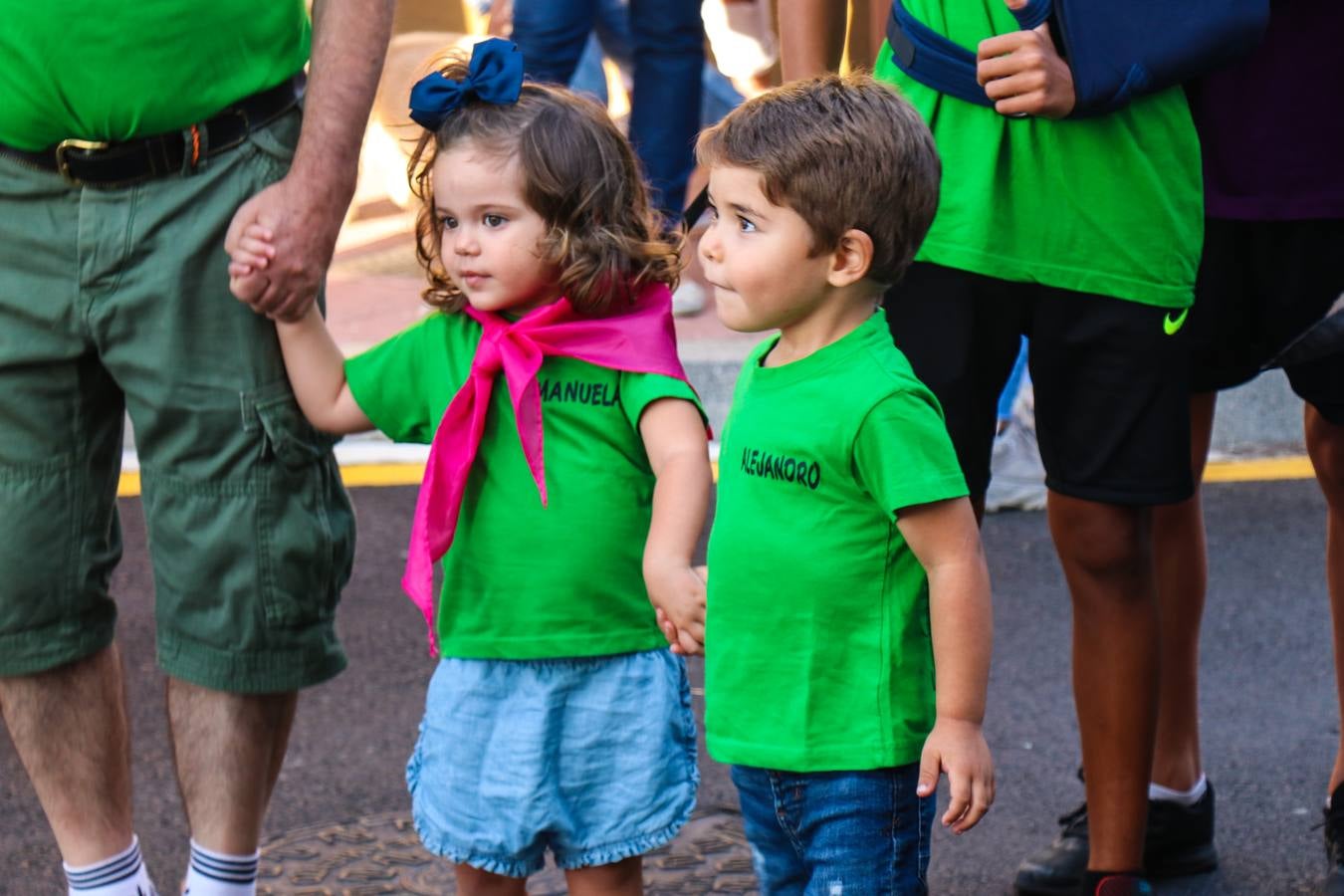 Fotos: Desfile de peñas en La Overuela