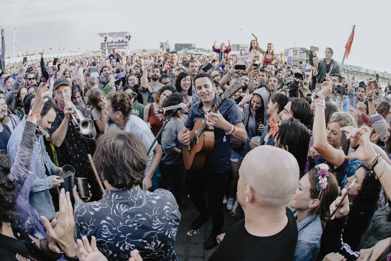 Fotos: La lluvia no puede con la jornada del viernes del Sonorama 2019, 3 de 6