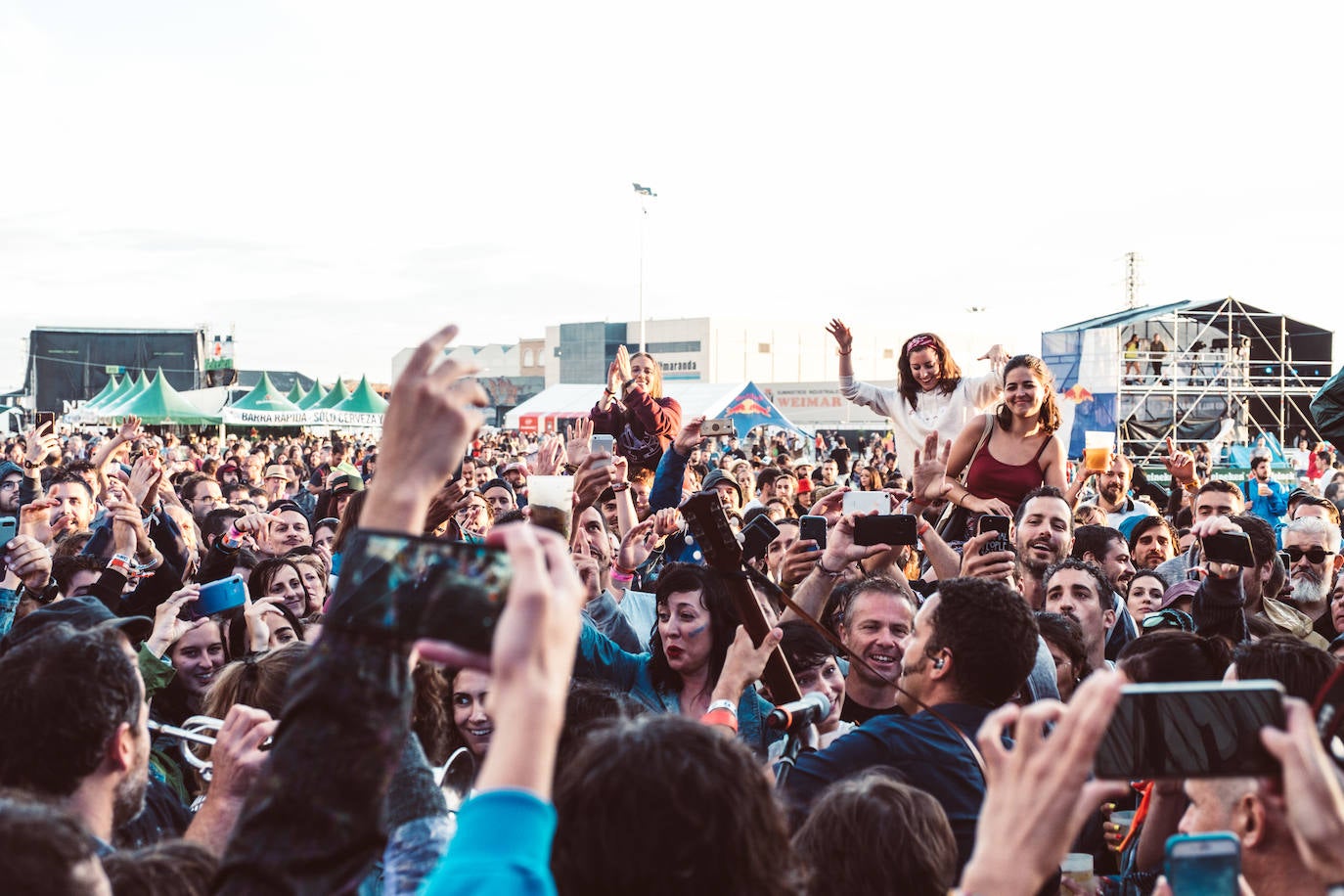Fotos: La lluvia no puede con la jornada del viernes del Sonorama 2019, 5 de 6