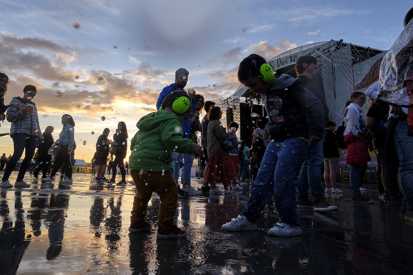 Fotos: La lluvia no puede con la jornada del viernes del Sonorama 2019, 2 de 6