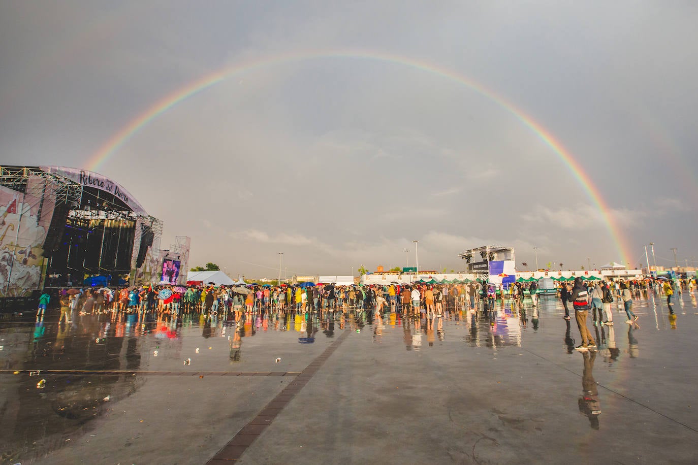 Fotos: La lluvia no puede con la jornada del viernes del Sonorama 2019, 2 de 6