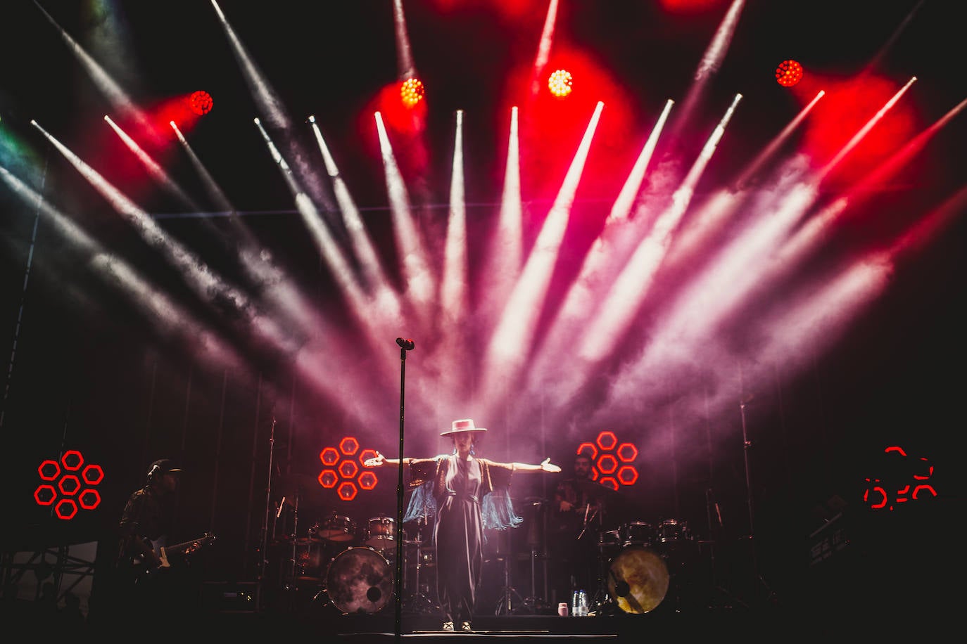 Fotos: La lluvia no puede con la jornada del viernes del Sonorama 2019, 2 de 6