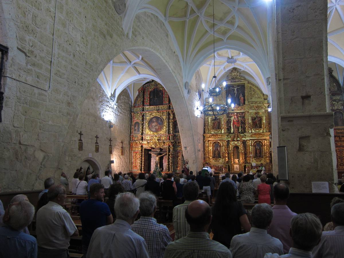 La música de órgano volvió a sonar en la iglesia parroquial de la localidad después de décadas |El obispo auxiliar de Valladolid, Luis Argüello, bendijo el nuevo instrumento