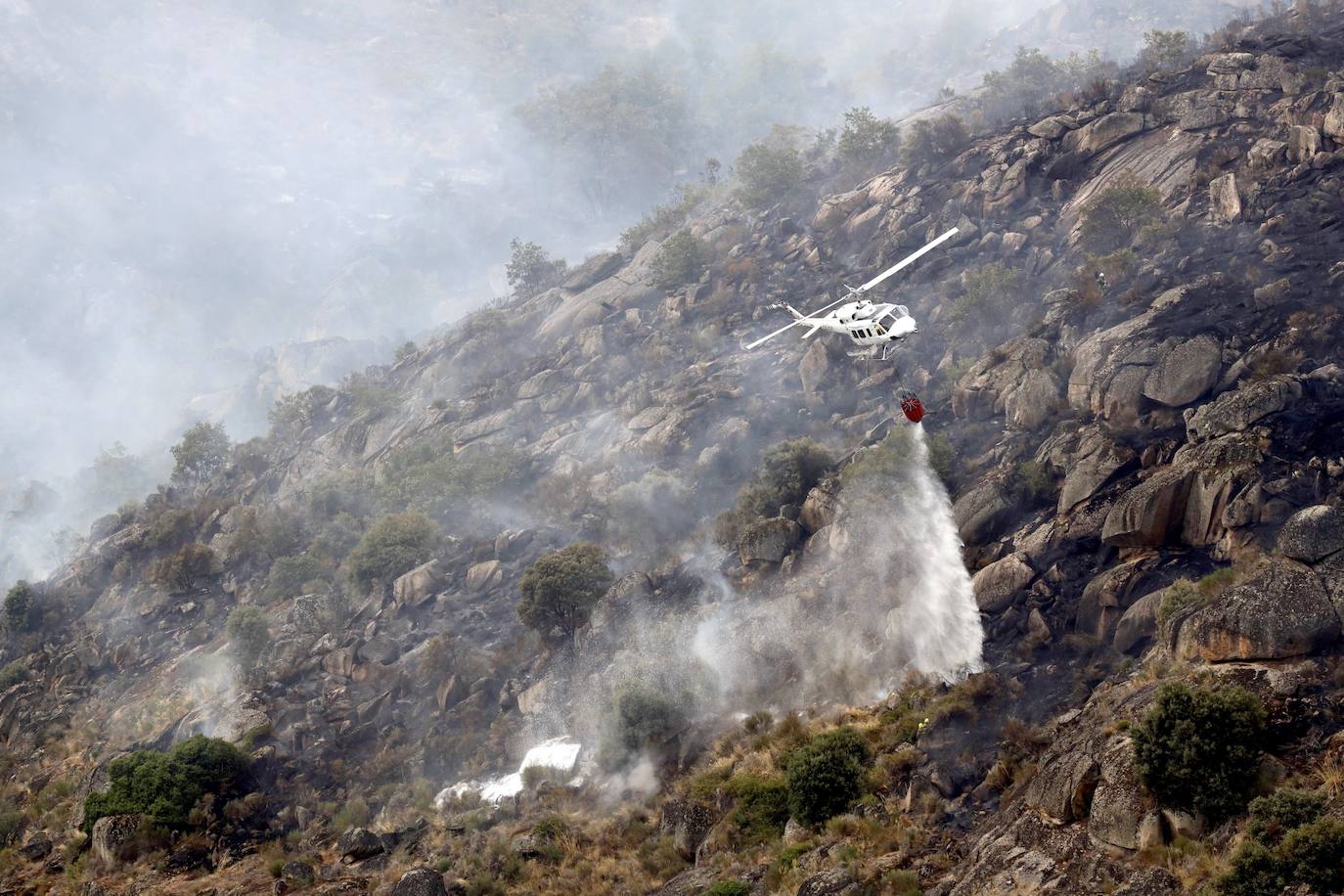 Fotos: El fuego arrasa más de 170 hectáreas en Salamanca