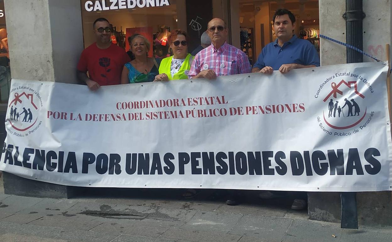 La Coordinadora por la Defensa del Sistema Público de Pensiones se concentra en Palencia. 