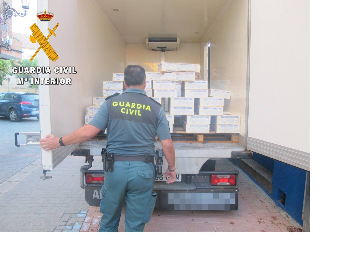 La Guardia Civil interviene 549 kilos de cangrejo vivo, una especie exótica invasora. 