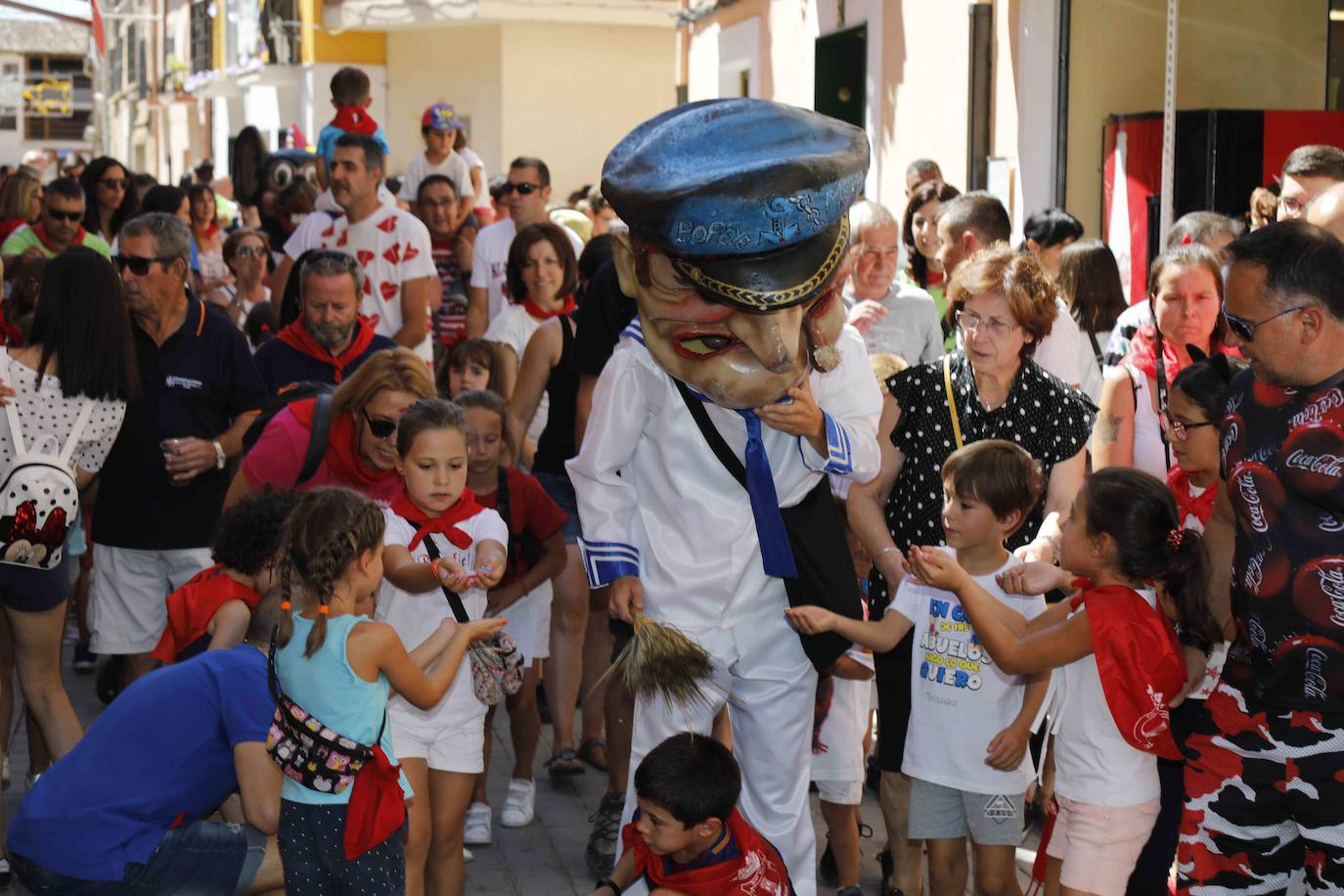 Fotos: Chupinazo y desfile de peñas de Peñafiel