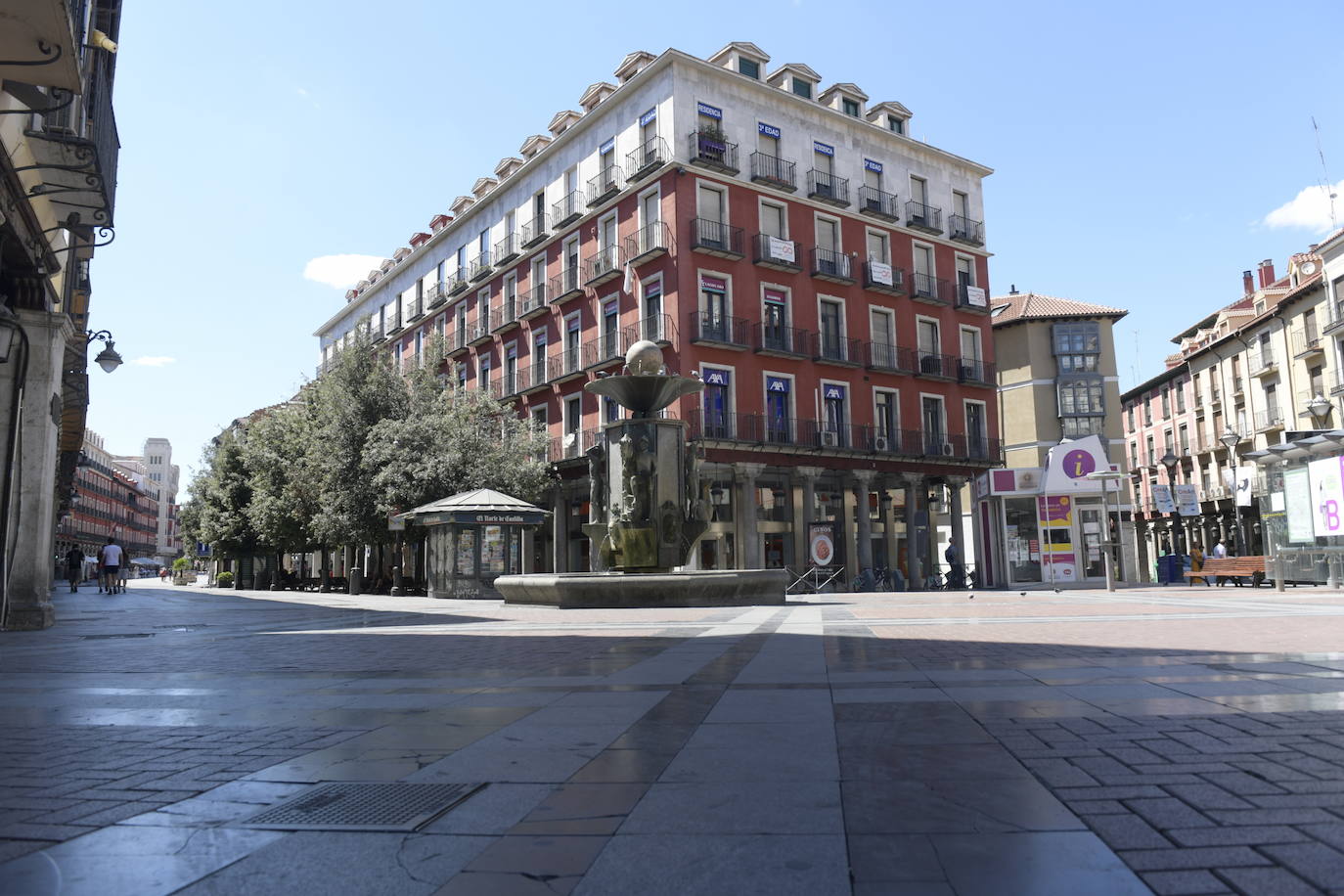 Fotos: Valladolid cierra en agosto por vacaciones