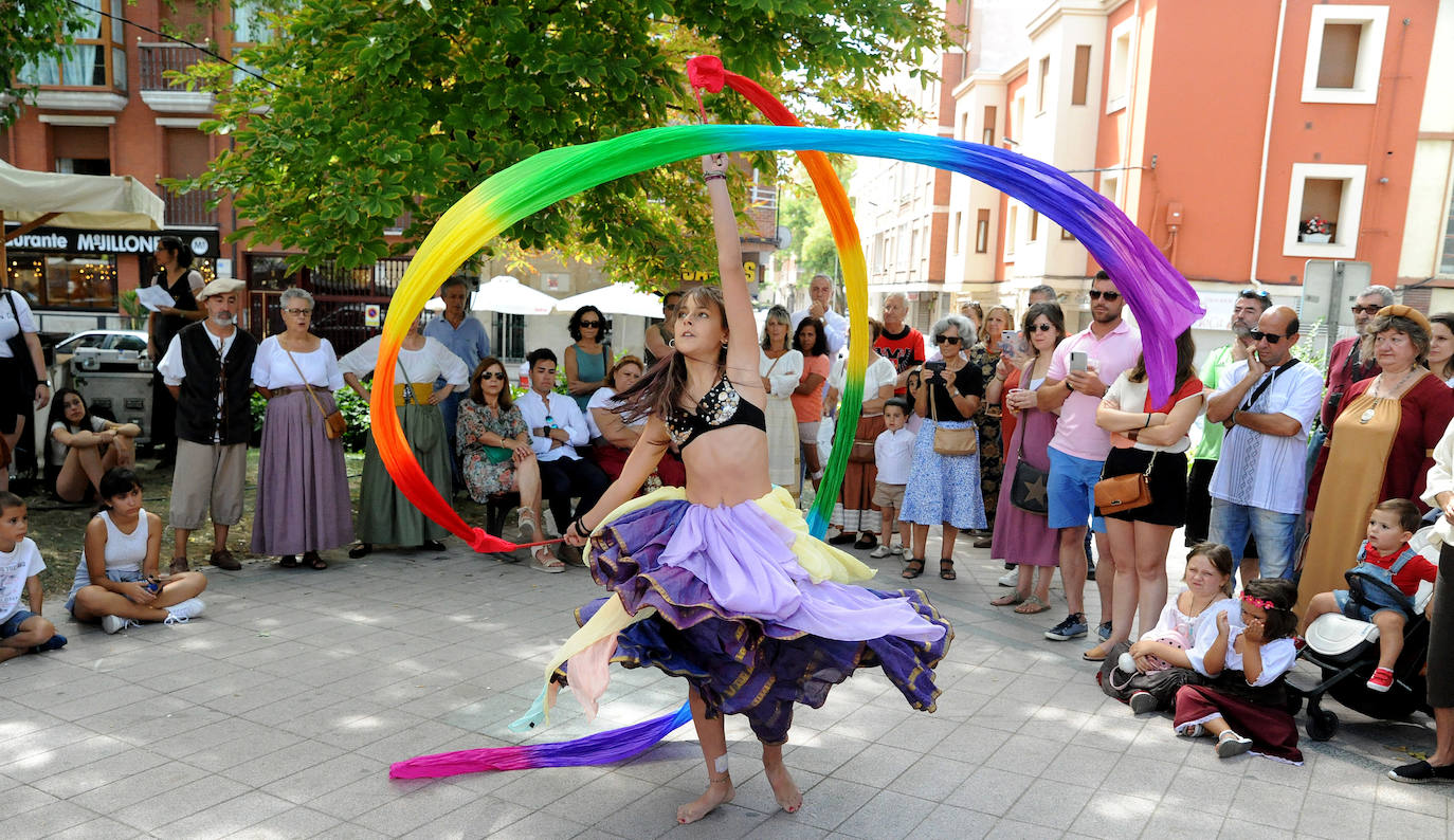 Fotos: Exhibición de danza del vientre en la Feria Renacentista de Medina del Campo