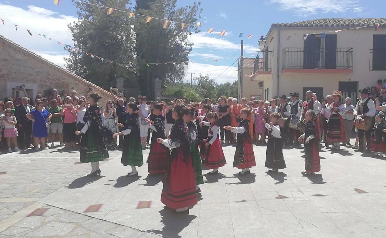 Los bailes tradicionales no faltaron durante los festejos religiosos.