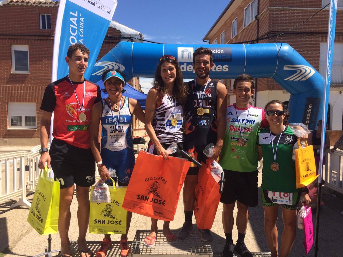 Los ganadores del triatlón olímpico de Lantiadilla. 