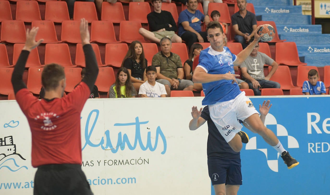Fotos: Partido de pretemporada entre el Recoletas y el BM Zamora