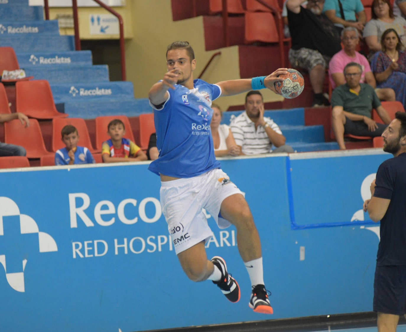 Fotos: Partido de pretemporada entre el Recoletas y el BM Zamora