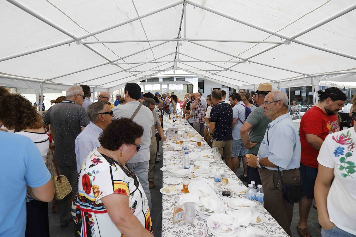 Más de 1.500 visitantes disfrutan de oferta de dos elaboradoras locales, una de Tudela y otra de Cantabria