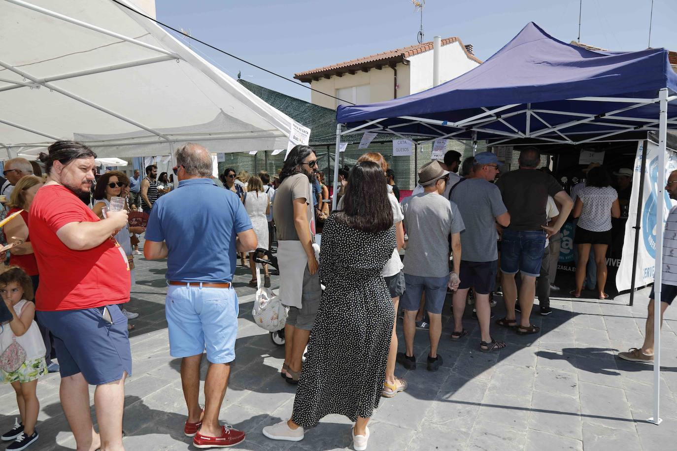 Más de 1.500 visitantes disfrutan de oferta de dos elaboradoras locales, una de Tudela y otra de Cantabria