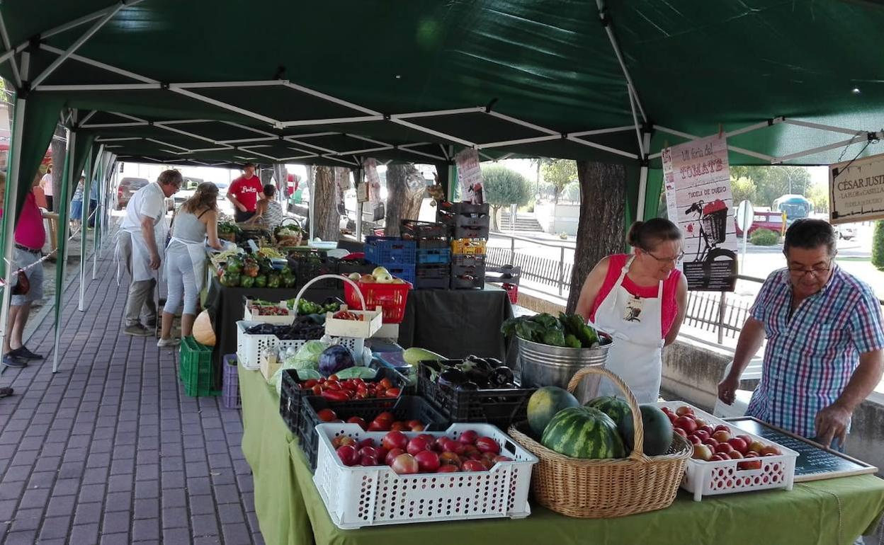 Puestos de verdura y fruta en Tudela, donde la estrella eran los tomates