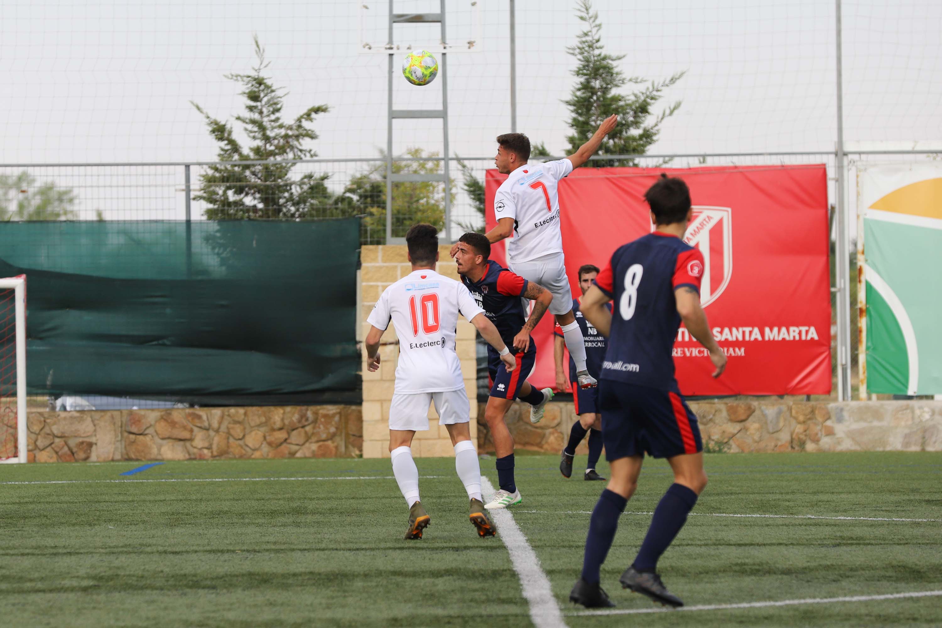 El Santa Marta arranca la temporada con triunfo merced a un gran partido ante el Bembibre, al que se impuso por 2-0 con goles de Lerma y Montes. 