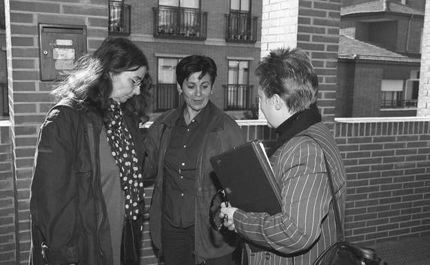 Ángeles Morgade, Nina Infante y Lina Lleras, en el acto de presentación en sociedad del Foto Feminista, en 1998. 